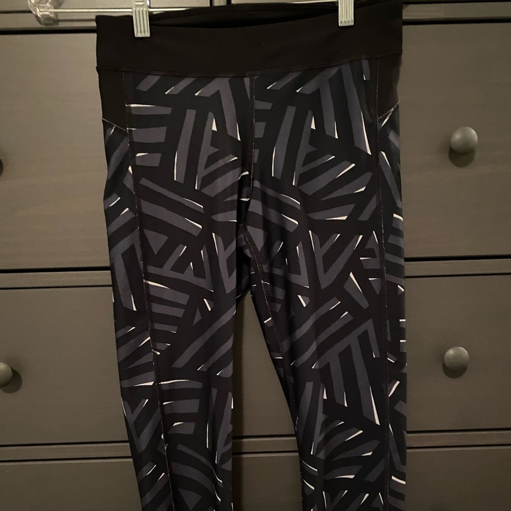 Under Amour Cropped Athletic Leggings